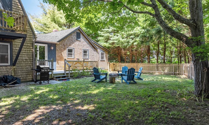 Otter Creek Cottage | Charming Cozy 2-bedroom Cottage 10 Minutes to Acadia & Bar Harbor with WiFi