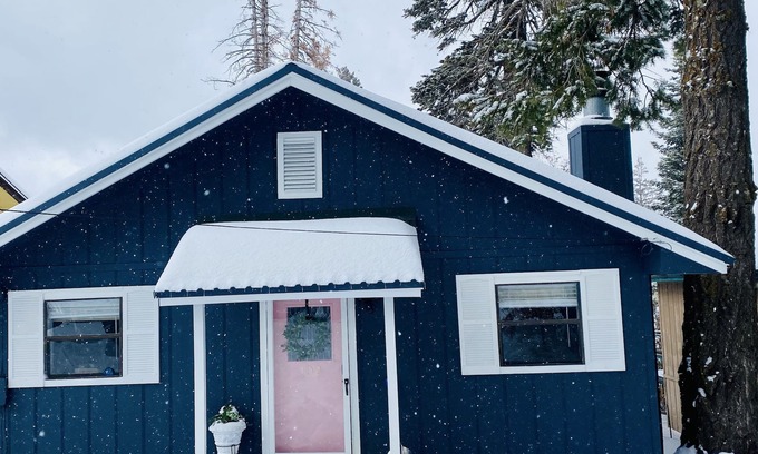 Cloudcroft Cabin | Charming& Cozy Cabin walking distance to downtown and trails