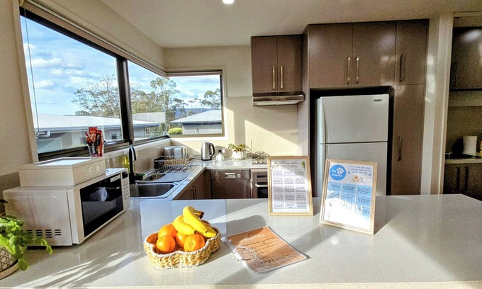 Electrona House | Charming cozy & peaceful fully equipped 3 bedroom family home!n