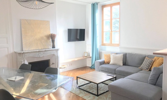 Auxerre Apartment | Charming downtown apartment
