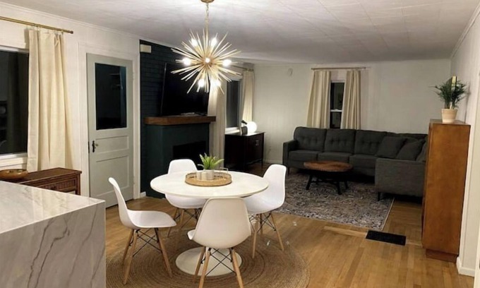 Midland House | Charming Downtown Two Bedroom