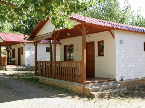 La Puebla de Roda House | Charming Family Bungalow