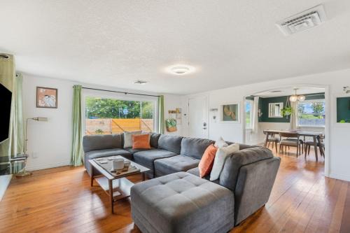 Warrenton House | Charming Family-Friendly 2 Bedroom 1 Bathroom Retreat Near Astoria & Beach