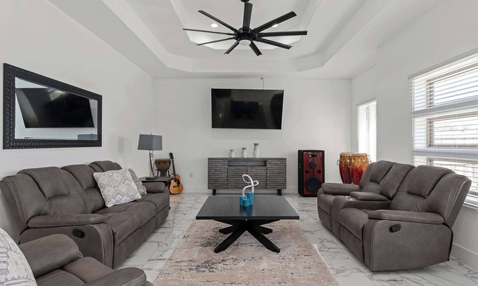 Bandera House | Charming Family Getaway Near Medina River!