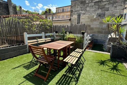 Lormont House | Charming family house with large terrace