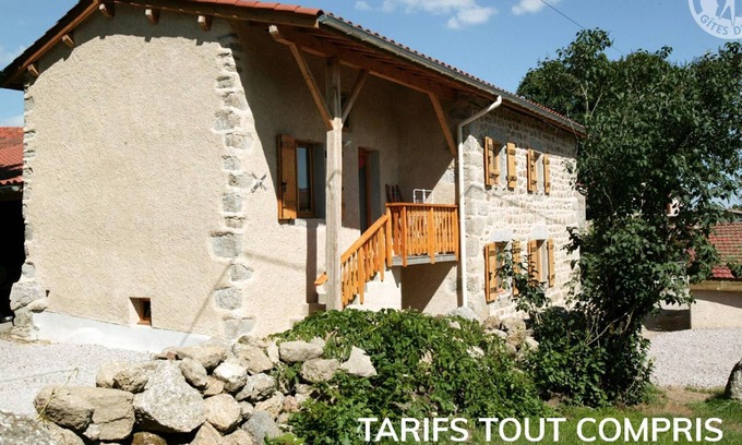 Saint-Julien-la-Vetre Cottage | Charming Farmhouse Getaway with Terrace, Mezzanine, and Pet-Friendly Garden