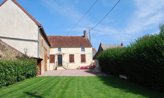 Colmery Cottage | Charming flowery cottage in the heart of the Monts du Nivernais