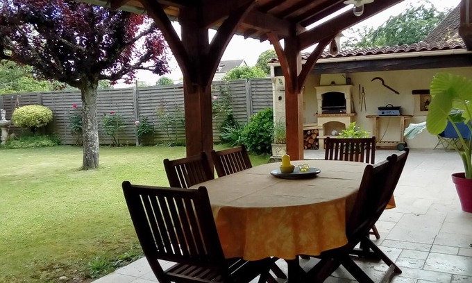 Blis-et-Born Cottage | Charming Village House with Fireplace, Wi-Fi & Bikes Close to Périgueux