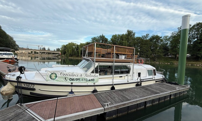 La Ferte-sous-Jouarre Boat Rental | Charming boat on the Marne