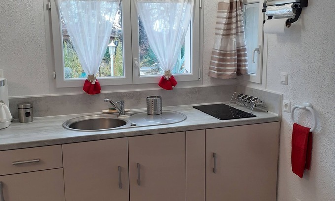 Mirabel-aux-Baronnies House | Charming villa in the heights of the village between Nyons and Vaison la Romaine