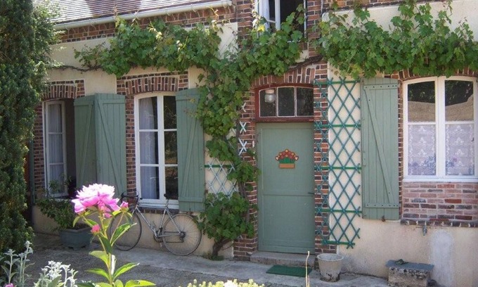 Fontaine-Fourches Cottage | Charming French Countryside Self-Catering Cottage
