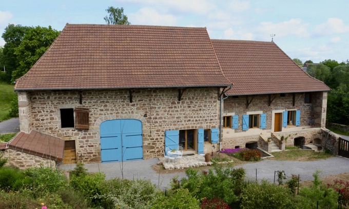 Trivy House | Charming gîte - 15 people - Renovated farm - Burgundy