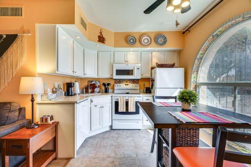 Green Valley House | Charming Green Valley Townhome with Community Pool!