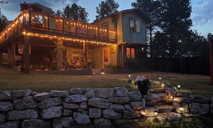 Custer House | Charming Hillside Hideaway with great views. NO CLEANING FEE