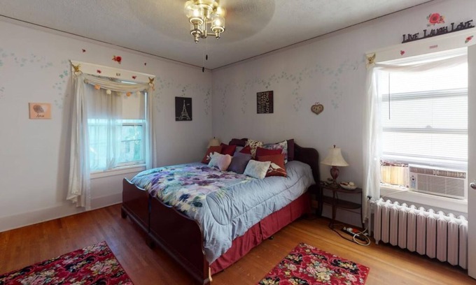 Wausau Bed & Breakfast | Charming, historic bed & breakfast in delightful Wausau with WiFi, AC & parking