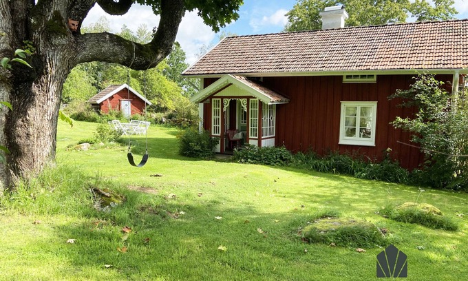 Bor Ski Chalet | Charming holiday house with unique garden outside Värnamo | SE07039