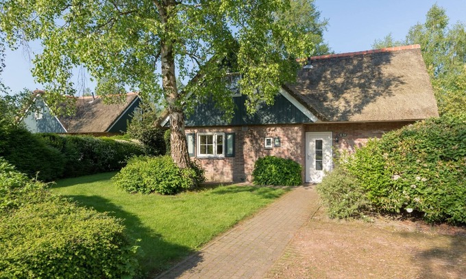 Paasloo House | Charming Home w/Garden