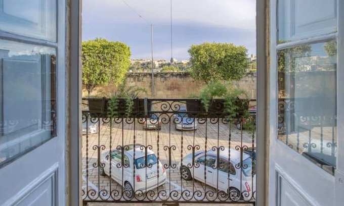 Birgu Apartment | Charming home with Stunning City Views in Birgu