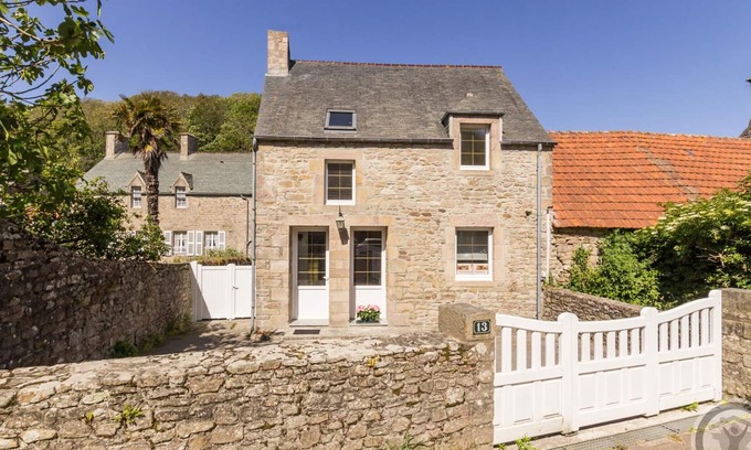 Omonville-la-Rogue Cottage | Charming House in Omonville la Rogue with Terrace, Near Port and Coastal Trails