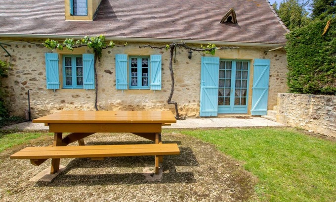 Saint-Avit-Riviere Cottage | Charming House with Jacuzzi, Fireplace, and Spacious Garden Near Monpazier