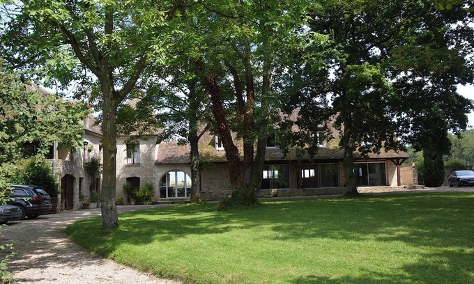 Magny-en-Vexin Villa | Charming house in Velanne le Bois, 1 hour from Paris
