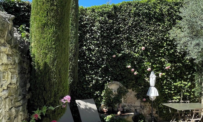 Gordes House | Charming house in hamlet 18 th in the heart of the Luberon with swimming pool and air conditioning