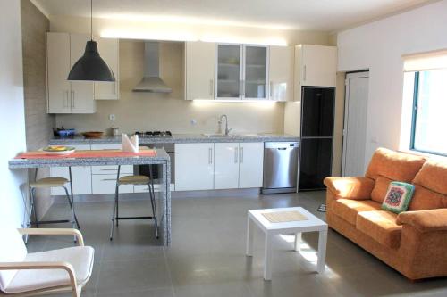 Serra da Pescaria House | Charming House in Nazaré with Fireplace