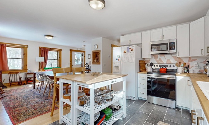 Grafton House | Charming house w/peaceful yard, close to village & recreation, kitchen, w/d