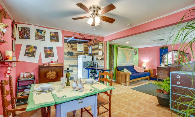 Kansas City Apartment | Charming Kansas City Studio with Fire Pit!
