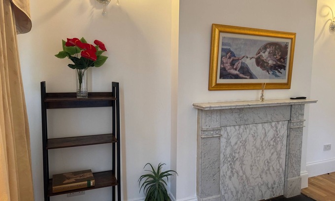 Charlton Apartment | Charming London Apartment with 2 Bedrooms