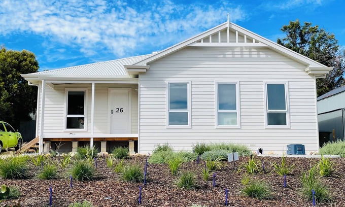 Alexandrina Cottage | Charming luxury cottage (NEW), rural views, 300m to lake, A/C, close to nature