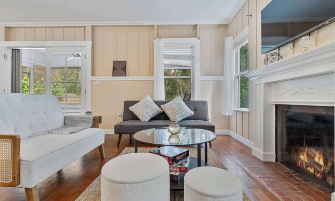 Southwest Coconut Grove House | Charming Mango Grove Cottage, Coconut Grove