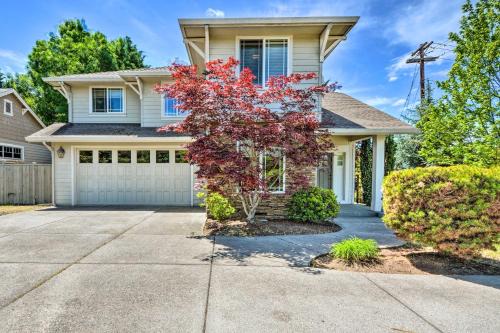 Medford House | Charming Medford Getaway about 4 Miles to Downtown!