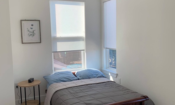 Georgian Acres House | Charming & Modern 2-Bedroom House Austin with AC, WiFi, & More