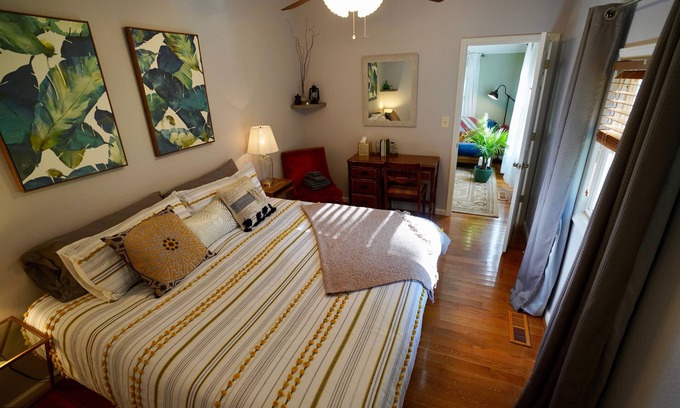 Fairview Cabin | Charming Mountain Cabin - 15 Minutes to Asheville