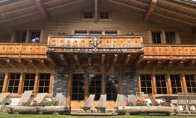 Villars-sur-Ollon Ski Chalet | Charming Mountain Ski Chalet in the Swiss Alpes ski in/out