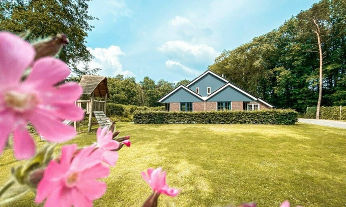Diffelen Cabin | Charming, new 16-person accommodation