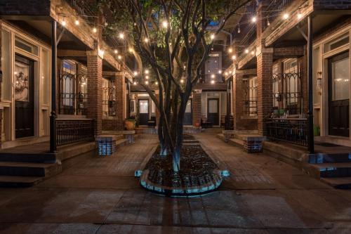 Downtown Little Rock Apartment | Charming New Orleans-Style Apartment with Gated Courtyard!