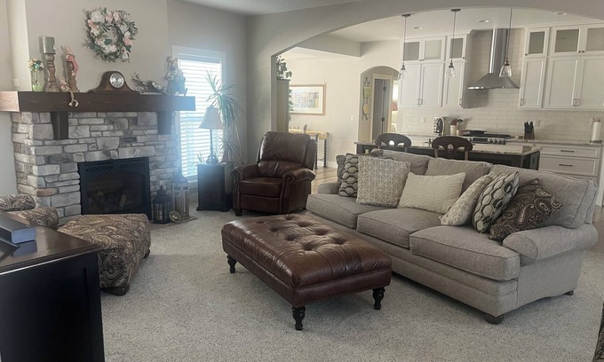 Butte Des Morts House | Charming newer 3-bedroom house in Greenville; 2.5 mi from Appleton airport