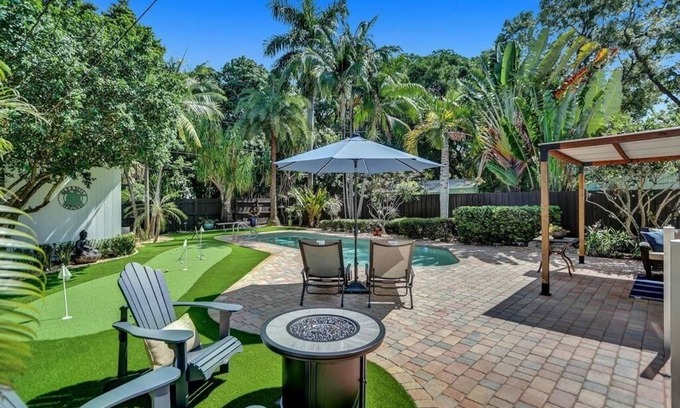 Croissant Park Cottage | Charming & Newly Renovated 2-bedroom pool Cottage - near beaches & Las Olas FTL