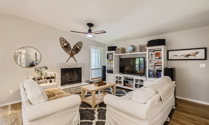 Niwot House | Charming Niwot Home -Walk to Downtown -Sauna/Firepit/Fenced Yard