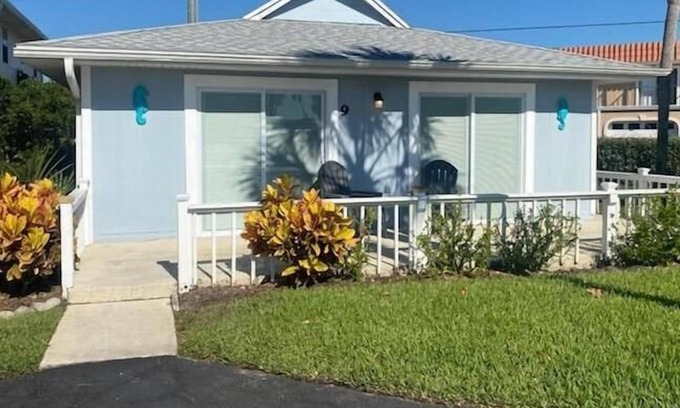 Surfcrest Village Cottage | Charming Oceanfront Key West Style Cottage at Surf Crest Village #9