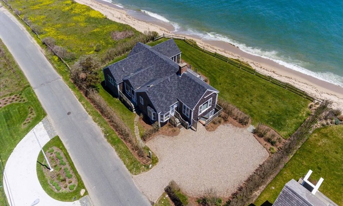 Siasconset House | Charming Oceanfront Cottage - 8 Minute Walk to Sankaty Head Lighthouse