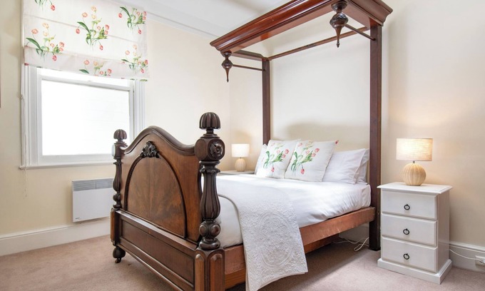Launceston CBD House | Charming on Charles