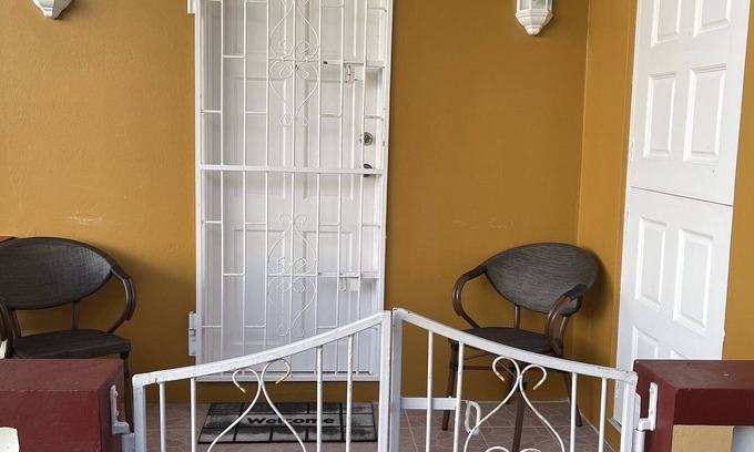 Lance aux Epines Apartment | Charming One Bedroom Apartment