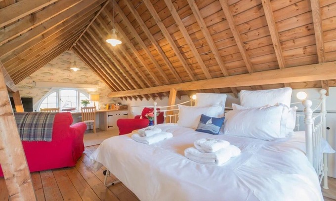 Ranworth Cottage | Charming one bedroomed converted boathouse overlooking Broad, Ranworth.