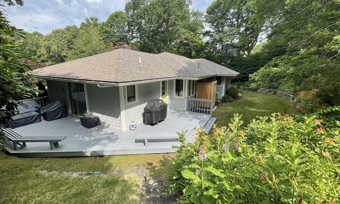 Osterville House | Charming Osterville Getaway – Walk to Village & Beach!