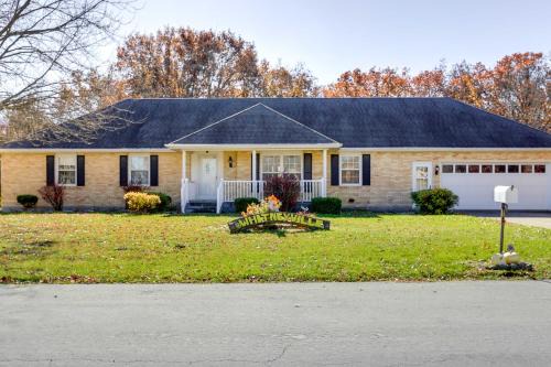 Paris House | Charming Paris Home with Porch Hunt and Unwind!