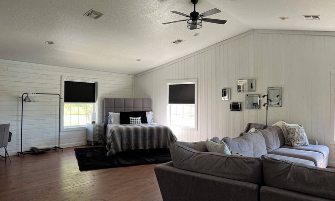 Mount Plymouth Apartment | Charming, peaceful & private studio apartment in Sorrento just 45min to Orlando!