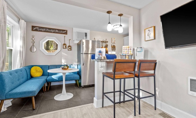 South Hyde Park Apartment | Charming Pet Friendly Retreat!